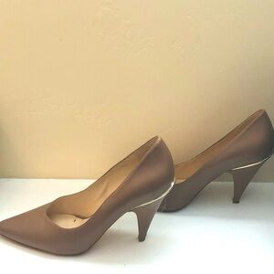Nine West heels with gold accent
